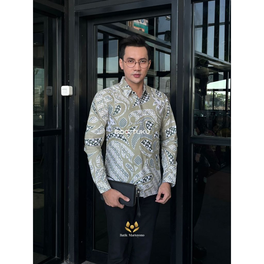 AKSANDARU kemeja batik slimfit warna sage green terbaru
