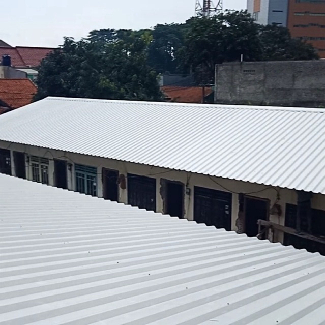 Baja ringan atap alderon terpasang