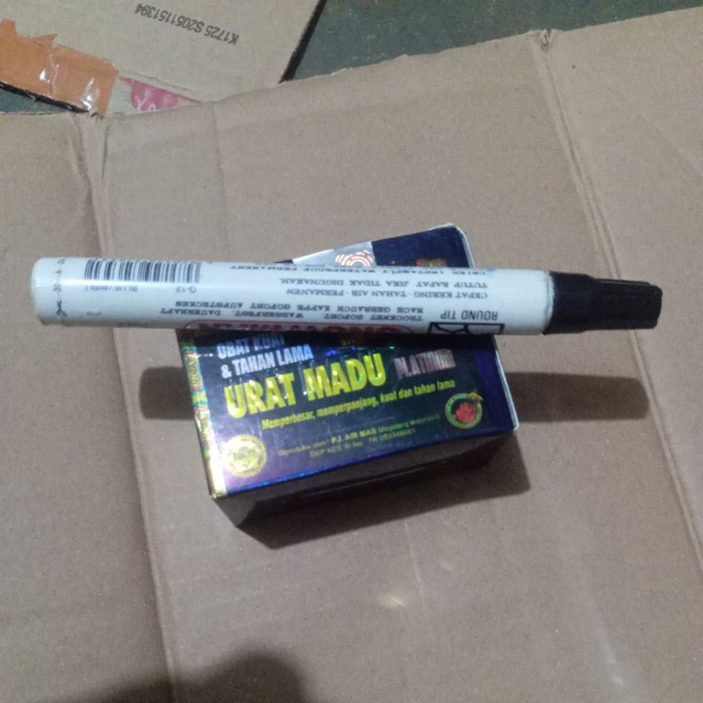 

spidol hitam platinum