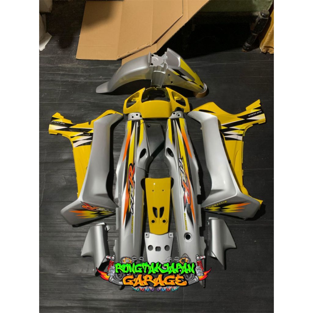 Full Set Bodi Halus Fiz r F1zr Fizr Milenium Kuning Silver Cover Body Fiz r F1zr Fizr Milenium Kunin