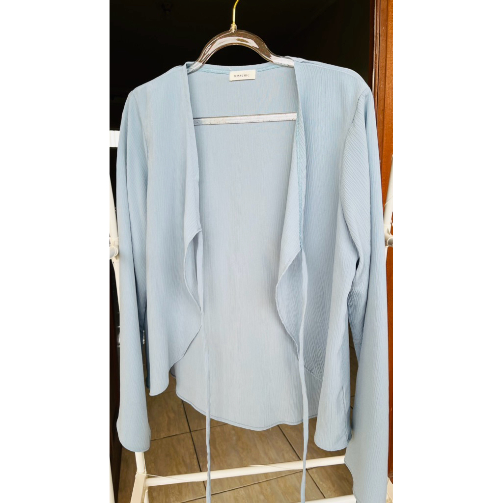 outer baby blue / outer pantai / ootd pantai / outer misschic