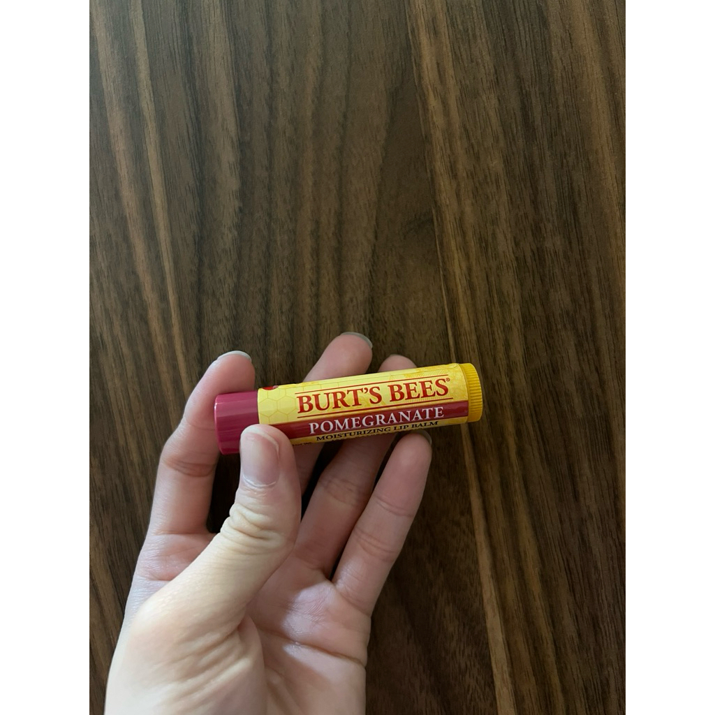 Burt’s Bees Moisturizing Lip Balm ( POMEGRANATE )