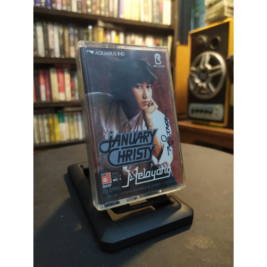 KASET JANUARY CHRISTIE MELAYANG