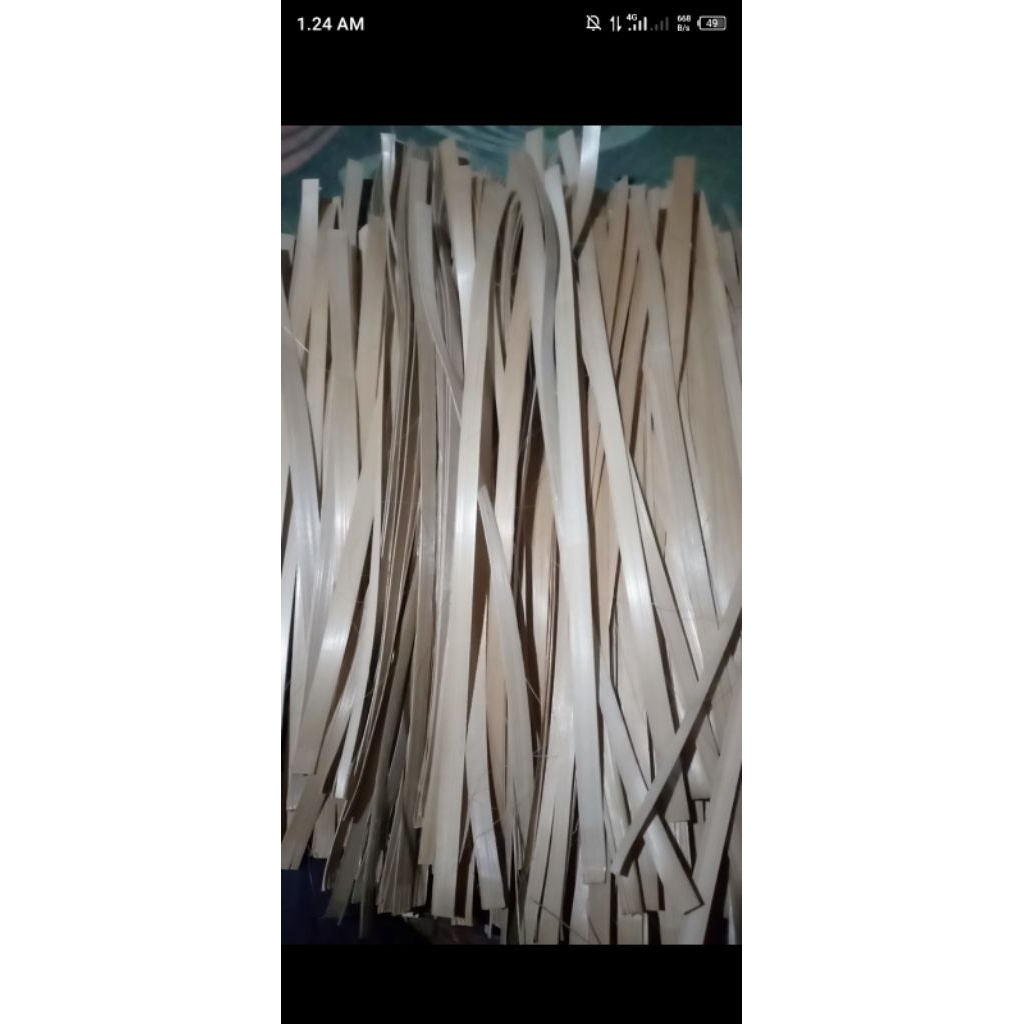 

iratan bambu untuk anyaman,panjang 40cm, per ikat isi 200 biji