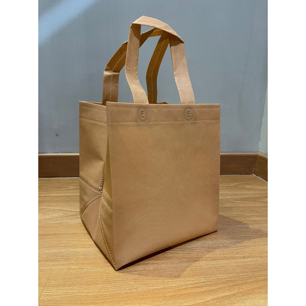 

Tas Spunbond Box Bag uk 24x22x28 / SBB 22 / Tas Box / Harga lusinan