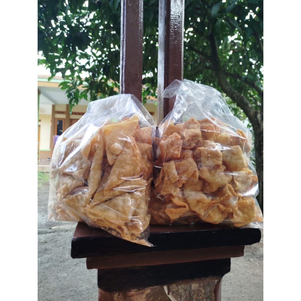 

Pangsit Dan Siomay Besar Original Khas Bandung toping Baso Dan Seblak Terlaris