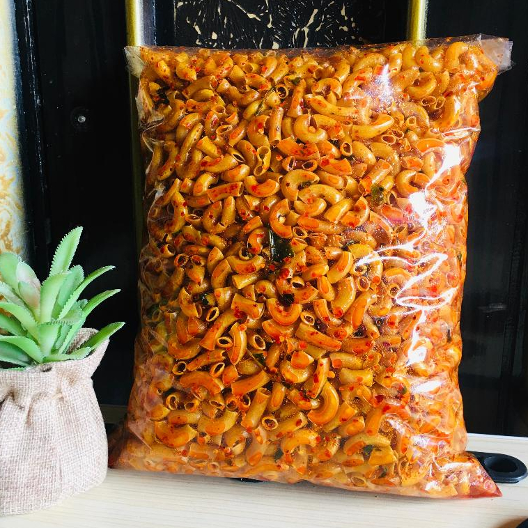 

Makaroni Cikruh Pedas 1Kg /Makaroni Gurih Pedas