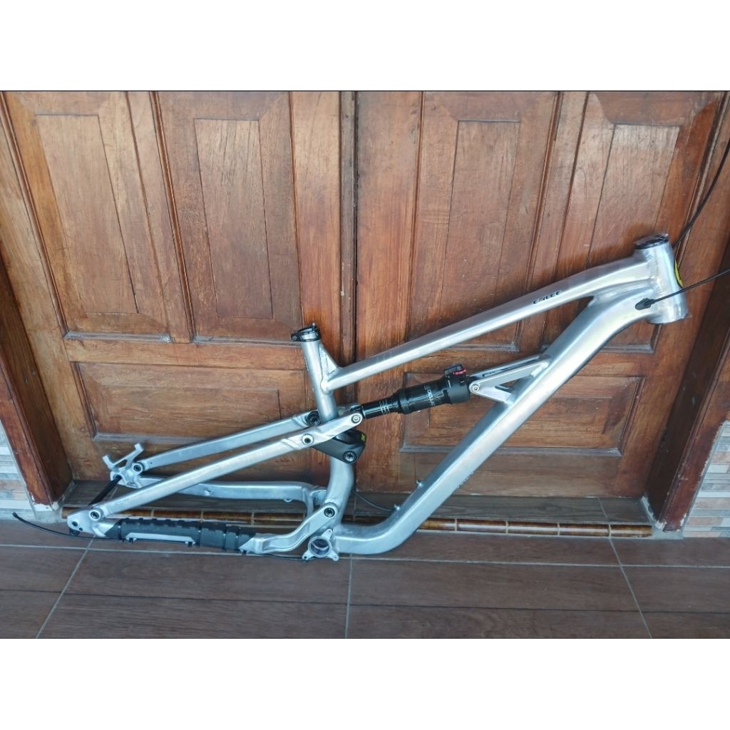 polygon siskiu T7 2021 size M 27.5 raw frame set resr shock rockshox deluxe