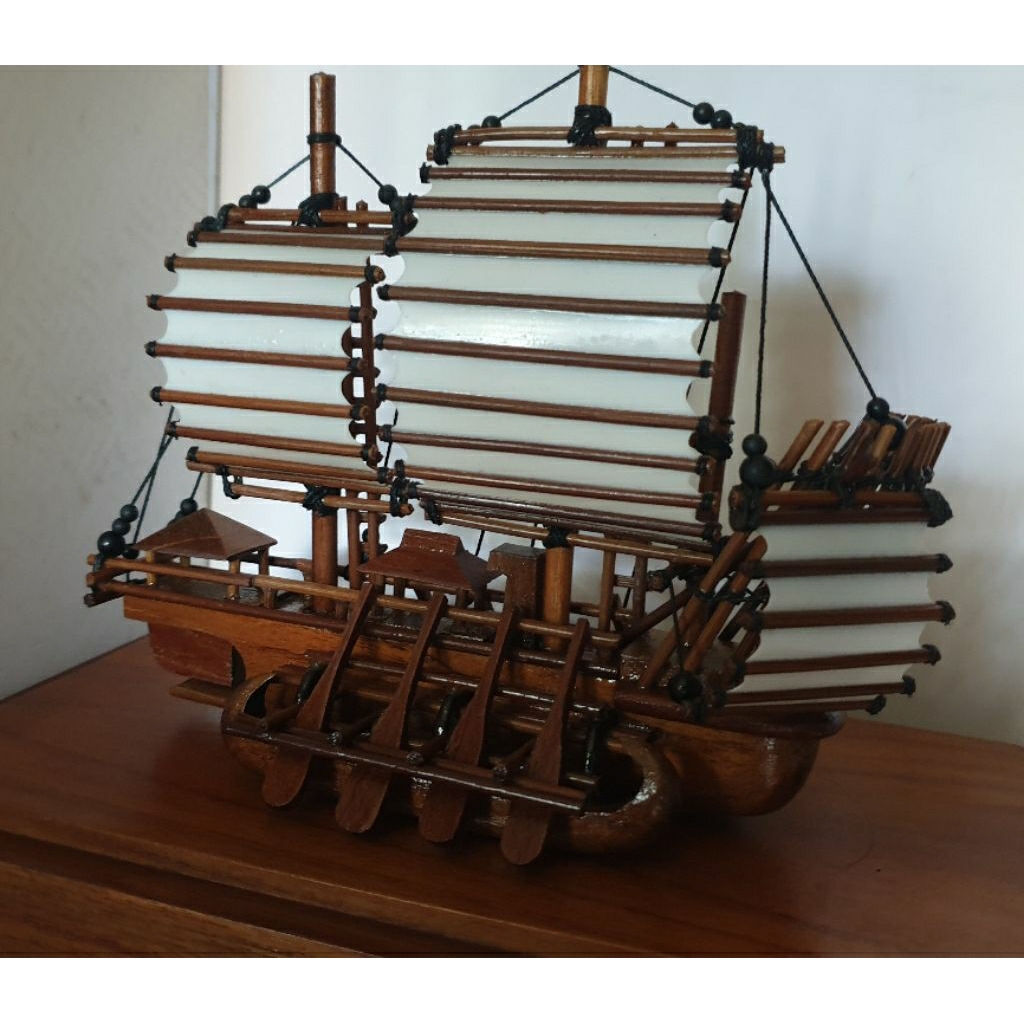 miniatur kapal majapahit kayu jati asli
