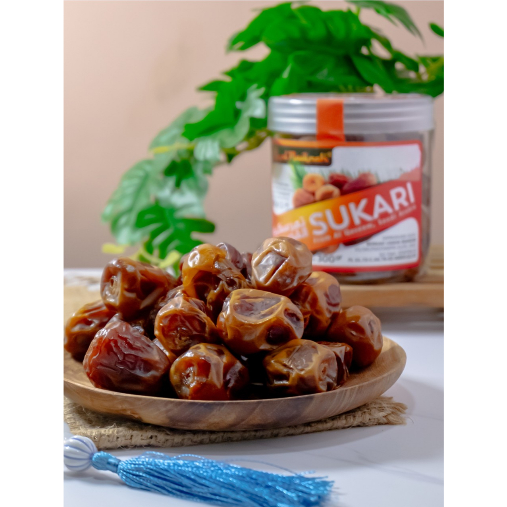 

ROYAL MADINAH KURMA SUKARI - KURMA RAJA - OLEH-OLEH HAJI & UMROH – berat bersih 300g – Manis, Lembut & Fresh