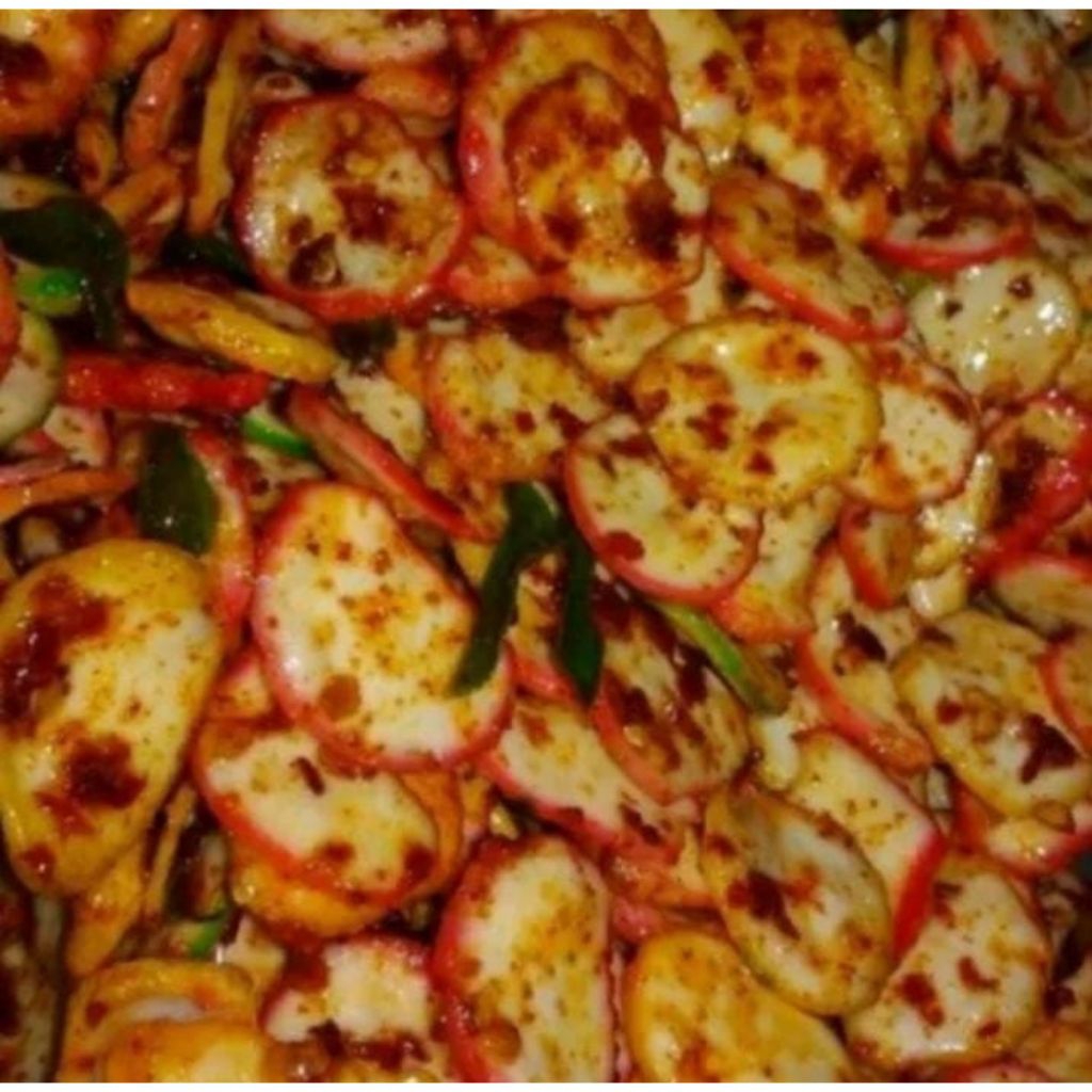 

cemilan pedas seblak kering kerupuk bawang pedas daun jeruk 250 gram
