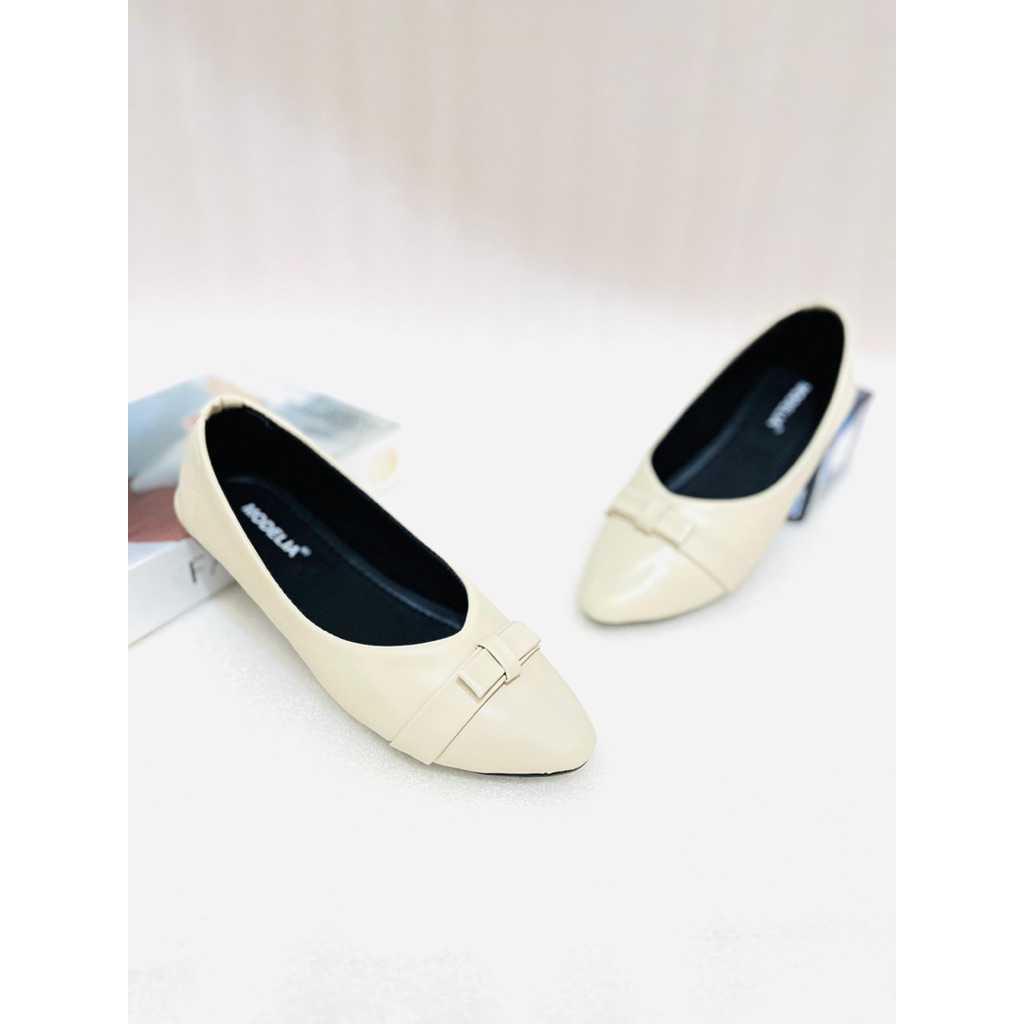 Sepatu Wanita Balet-Flat Shoes Pita Cream Kerja Karet Hitam