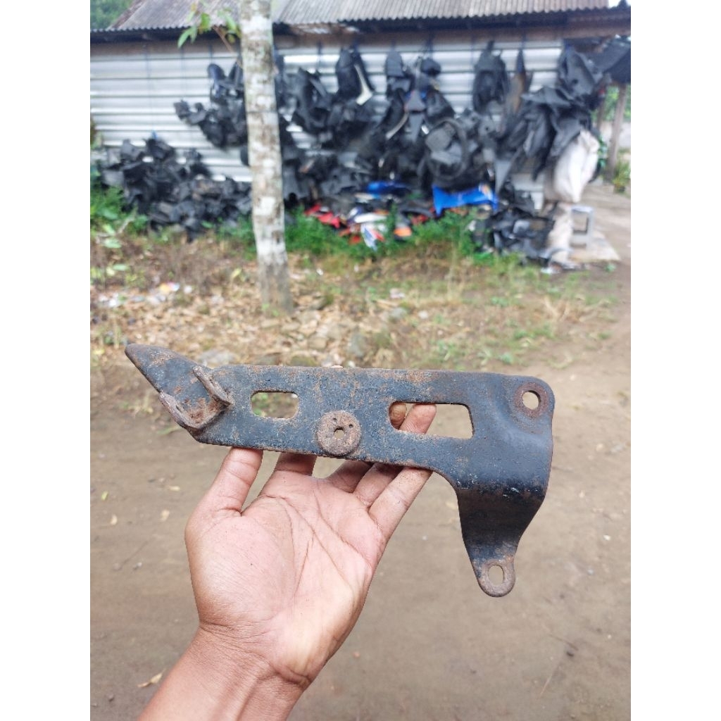 Postep Footstep Belakang Vega Lama Crypton Sebelah Kanan Original