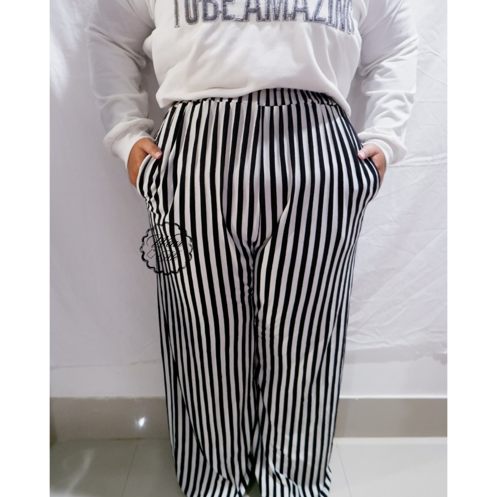 [PRELOVED] [WEARME CLOSET] Celana Kulot Garis Hitam Putih