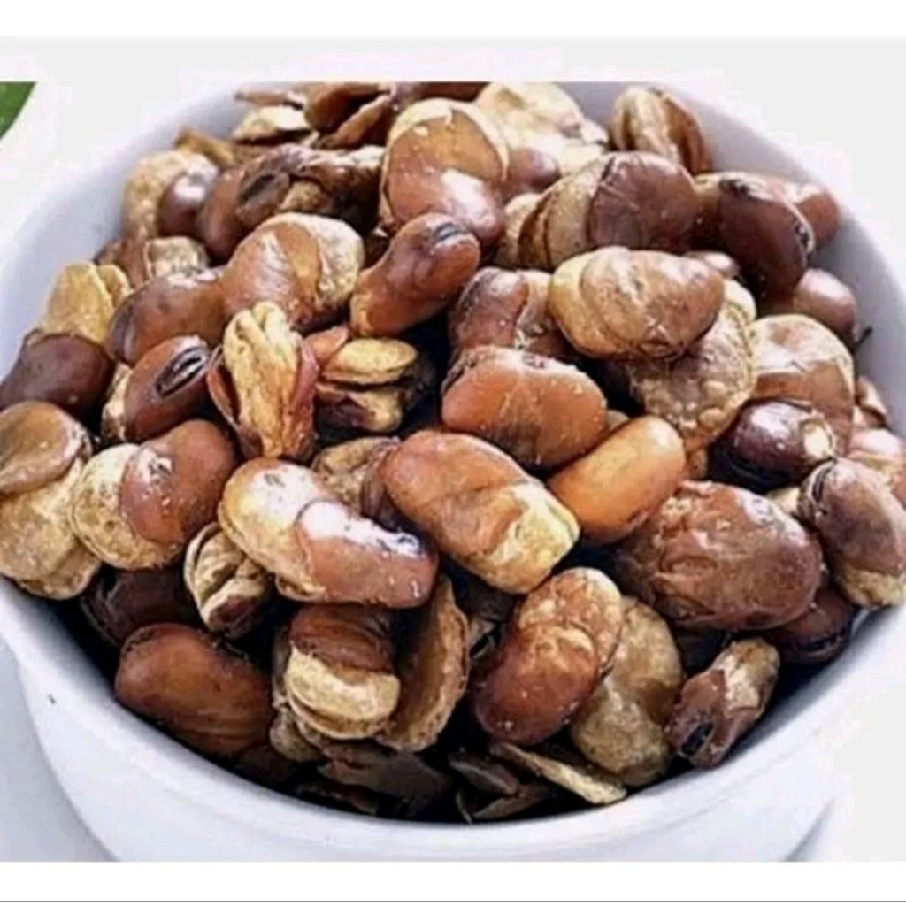 

Terlaris 1kg kacang koro kulit / kacang koro kulit premium / kacang koro asin