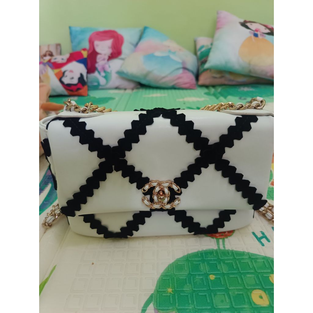 PRELOVED TAS PRIBADI MOTIF UNIK