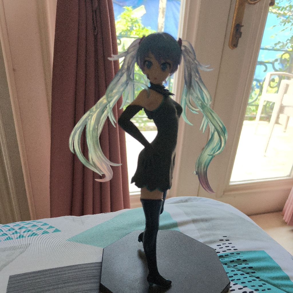 PRELOVED GHOST MIKU figurine Japan Vocaloid Hatsune Miku