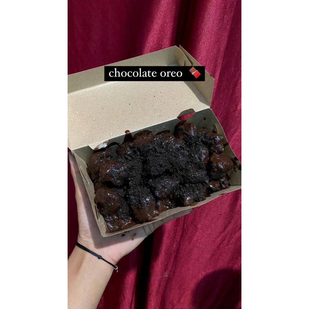 

pisang kepok topping coklat+oreo