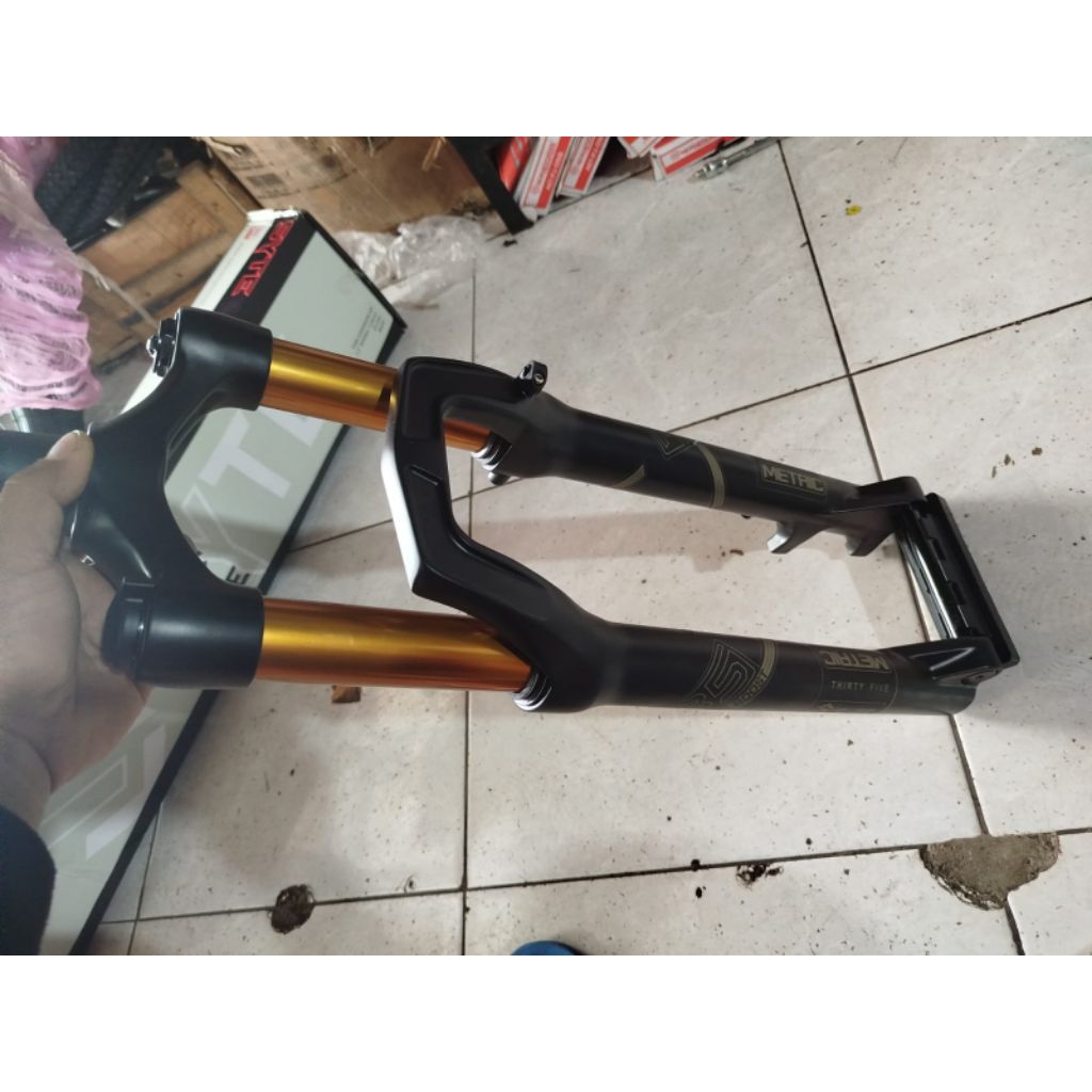 fork syte 29er matrik air/angin travel 140 TA boost 15x110 stantion 35mm lockout rebound