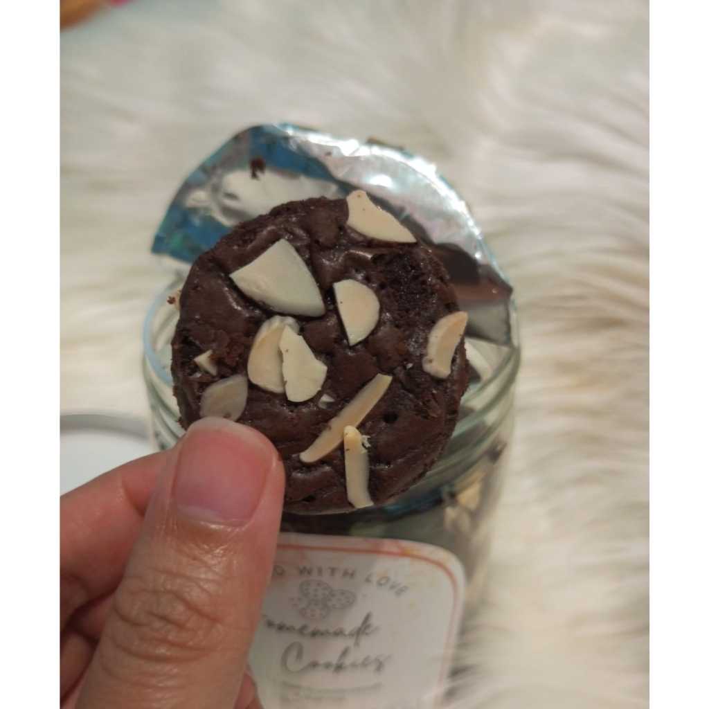 

BROWNS CHOCO ALMOND CRISPY HOMEMADE