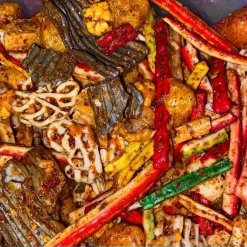

Seblak mix / seblak campur / seblak sagala aya bantat pedas daun jeruk kemasan 1 m 250 gram dengan isi Jengkol • Pedo • Jaat • Bawang • Makaroni • Siomay • Cimol • Basreng • K. Oren