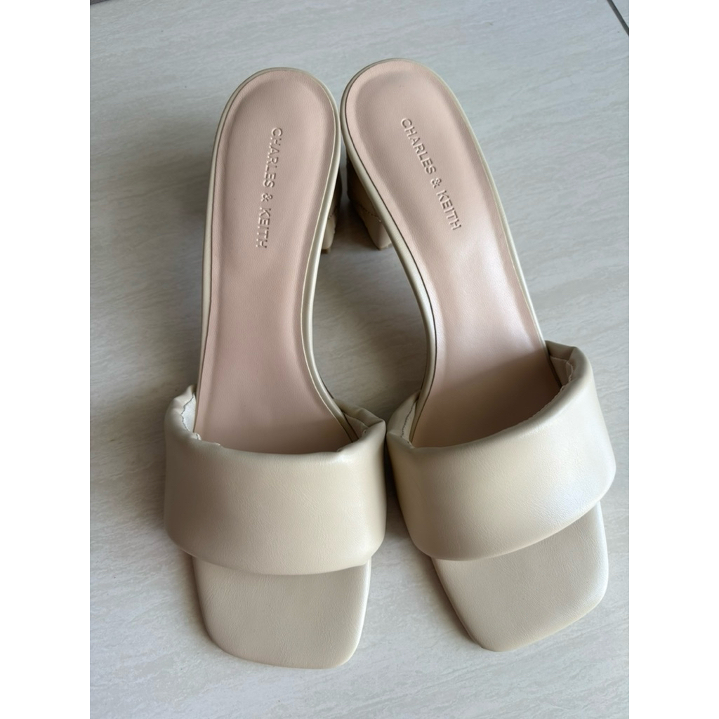Preloved Charles and Keith Heels size 38