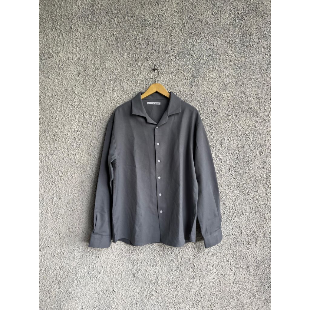 kemeja open collar sage