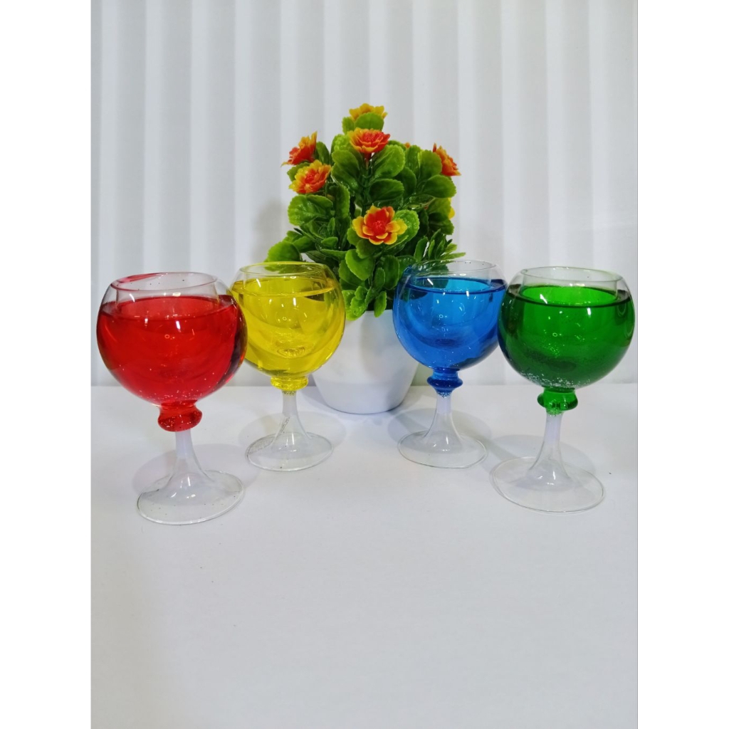 hiasan kaca unik model gelas dekorasi lemari kristal dan meja