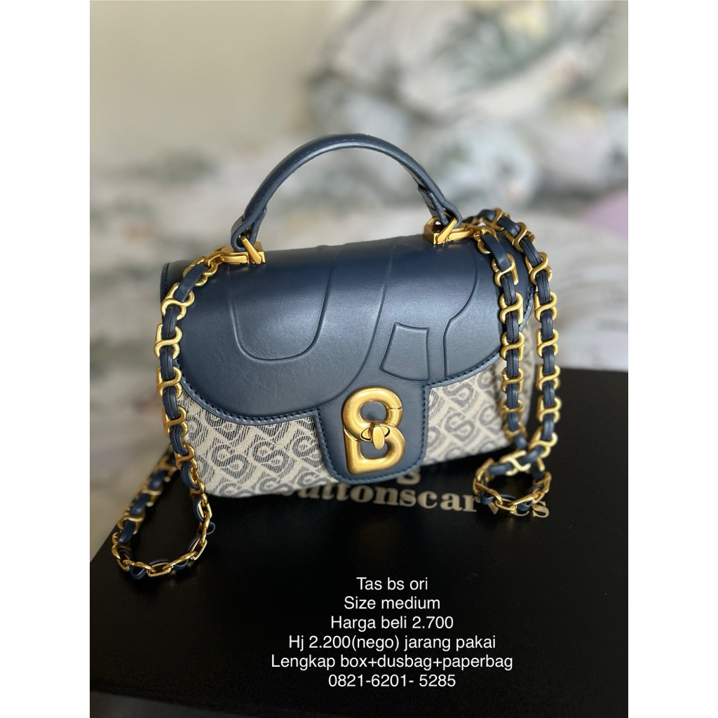 PRELOVED TAS BUTTONSCARVES ORIGINAL ALMA BIMUJACQUARD NAVY MEDIUM LENGKAP PAPER BAG+BOX +DUSBAG