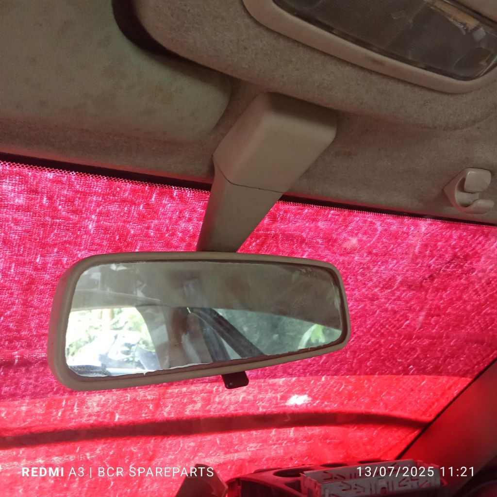 Spion tengah Toyota Altis 2004