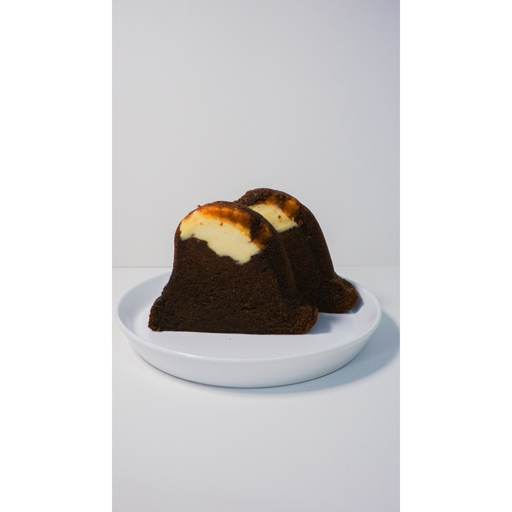 

Choco Cheese Buttercake Sliced