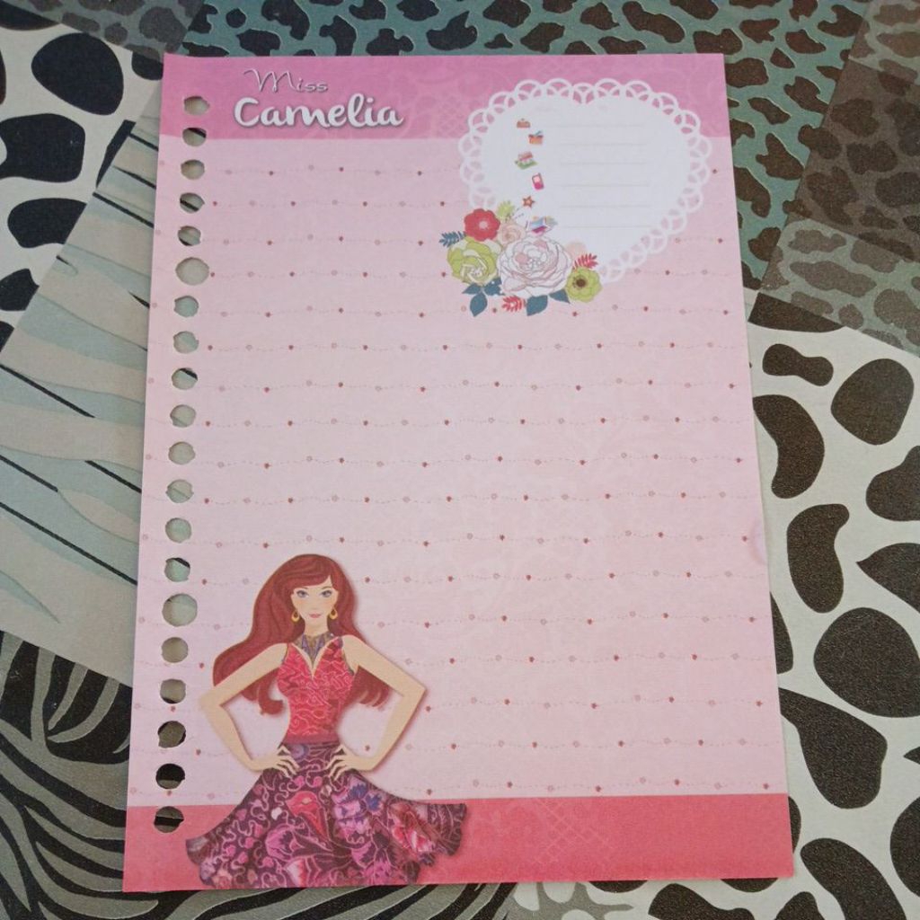 

Kertas Binder Miss Carmelia By Harvest