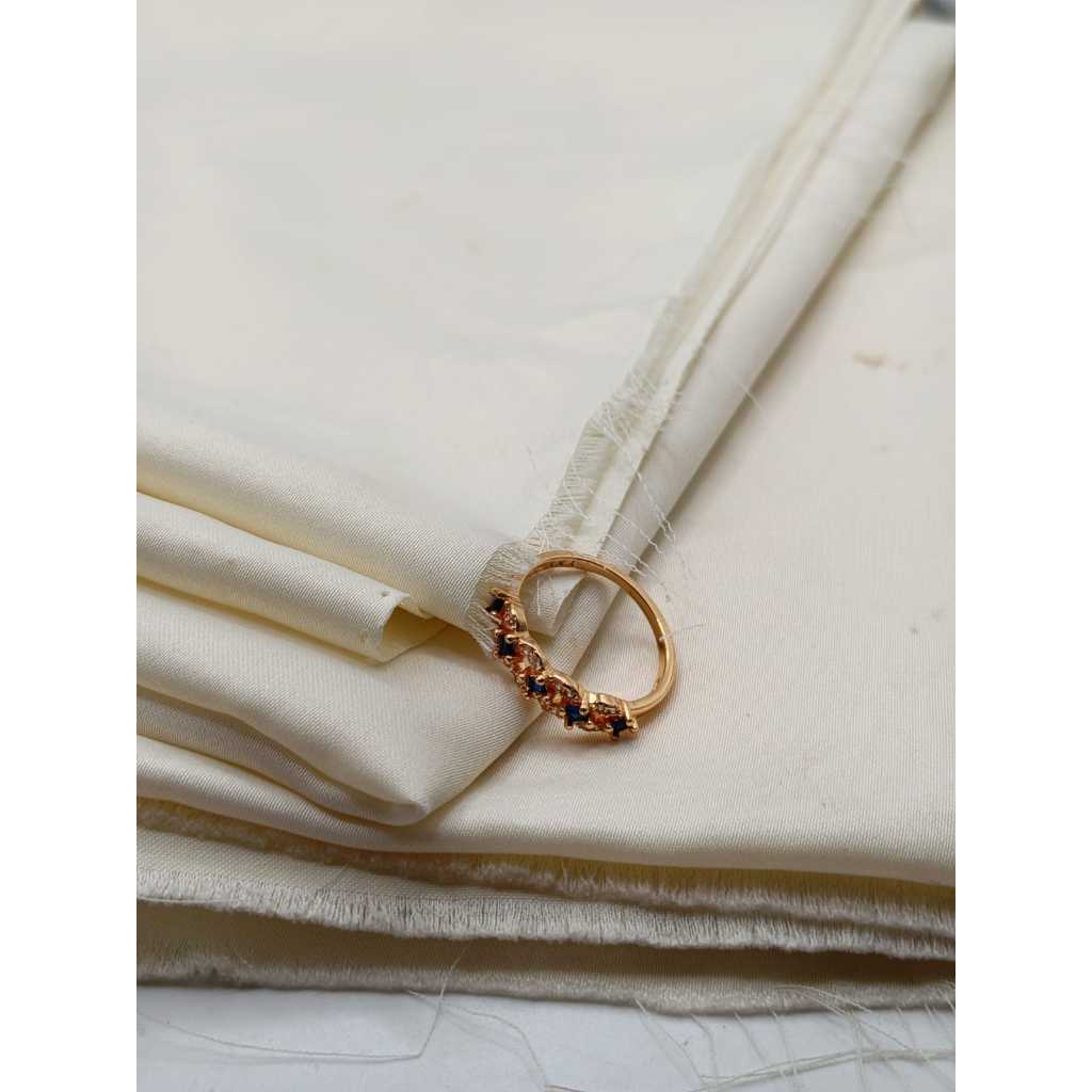 Cincin Wanita Mata Biru Mata Putih Oval Lapis Emas