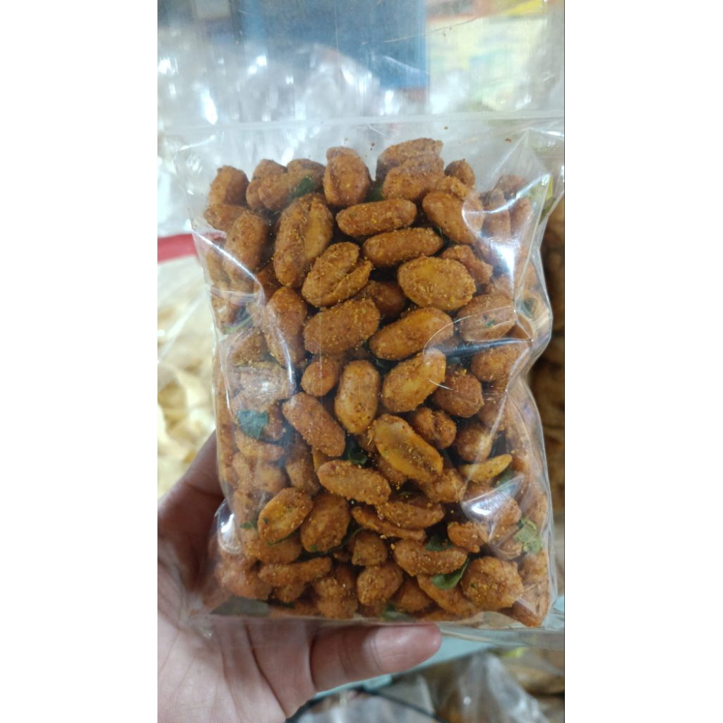 

Kacang Thailand bumbu pedas daun jeruk 500g