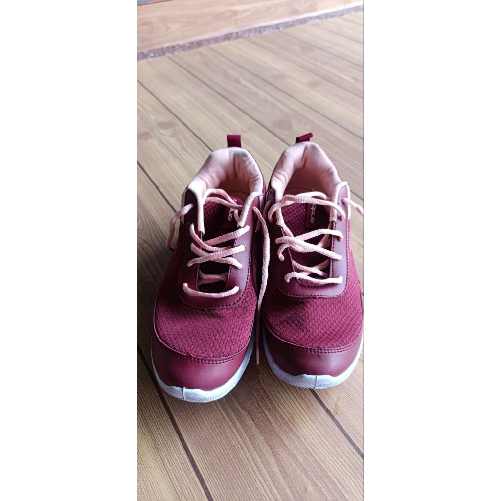 Sepatu Sneakers Wanita Ando Ukuran 40