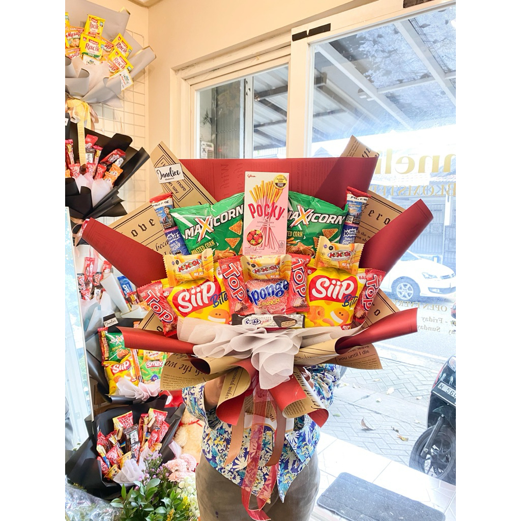 

Snack Bouquet 01 Onnelico Blomster - Buket Snack Malang