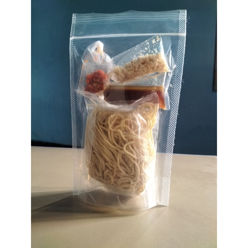 

Mie Pedas frozen| Mie Pedas (chilioil)