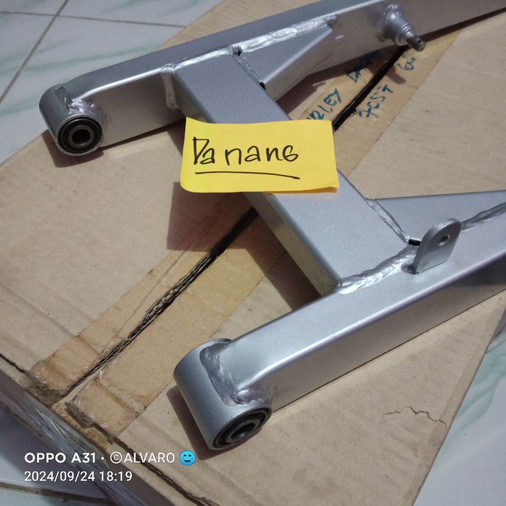 SWING ARM SUZUKI SHOGUN 125 R original SGP (Thailand)