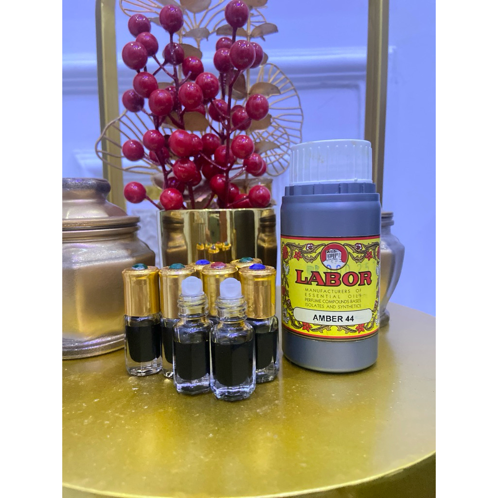 Misik hitam 2,5ml roll on amber 44