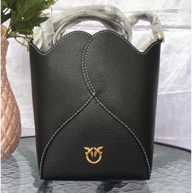 Tas Bucket Pinko Hitam model Love, Original and Authentic dari Eropa