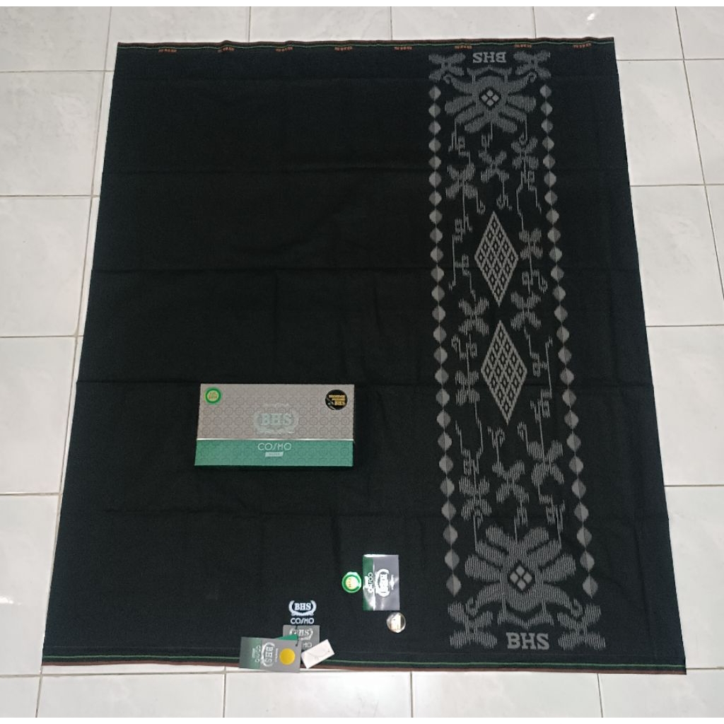 Sarung BHS COSMo HITAM POLOS TUMPAL KEMBANG