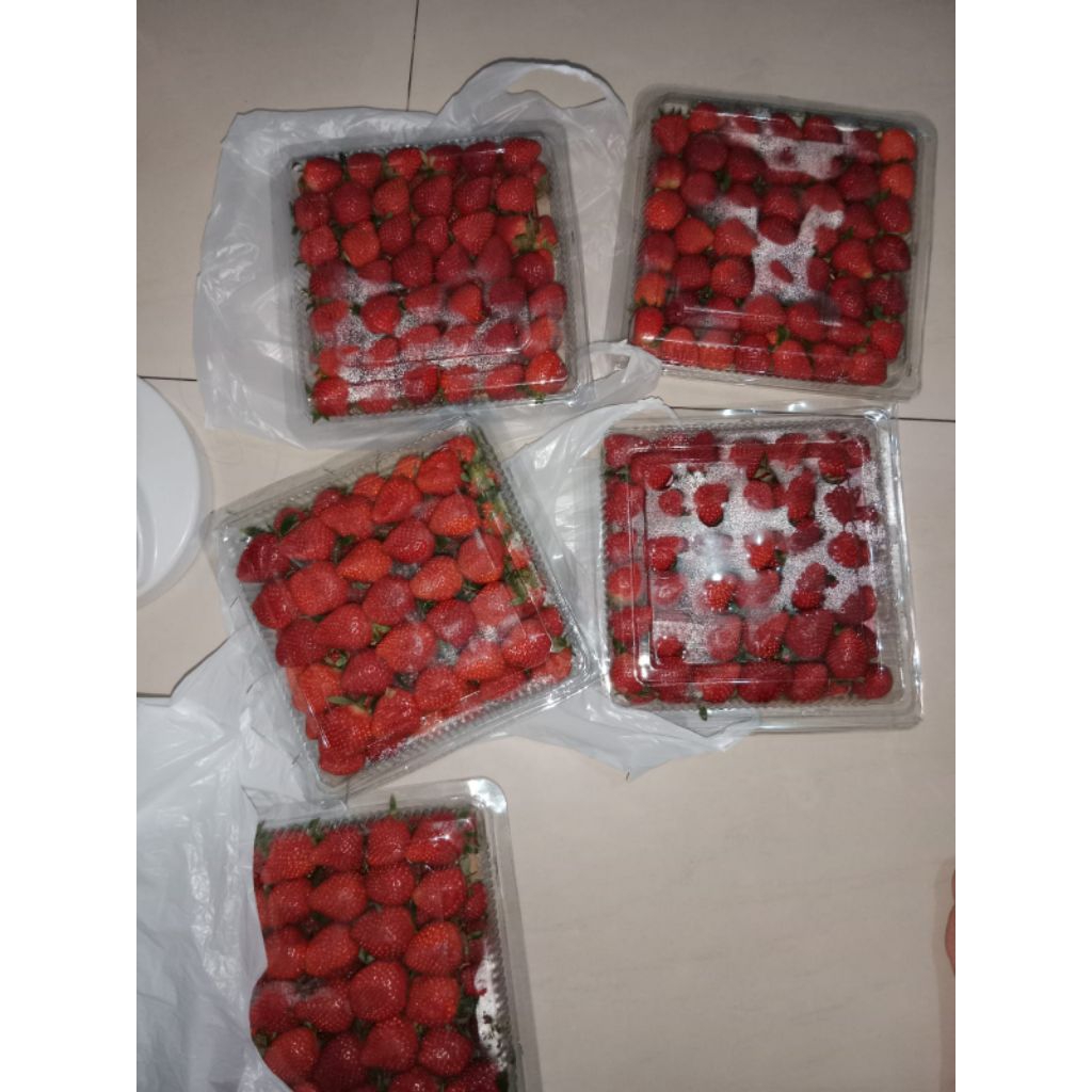 strawberry segar manis