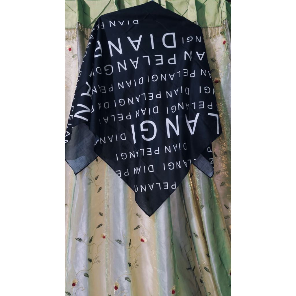 preloved Dian Pelangi scarf