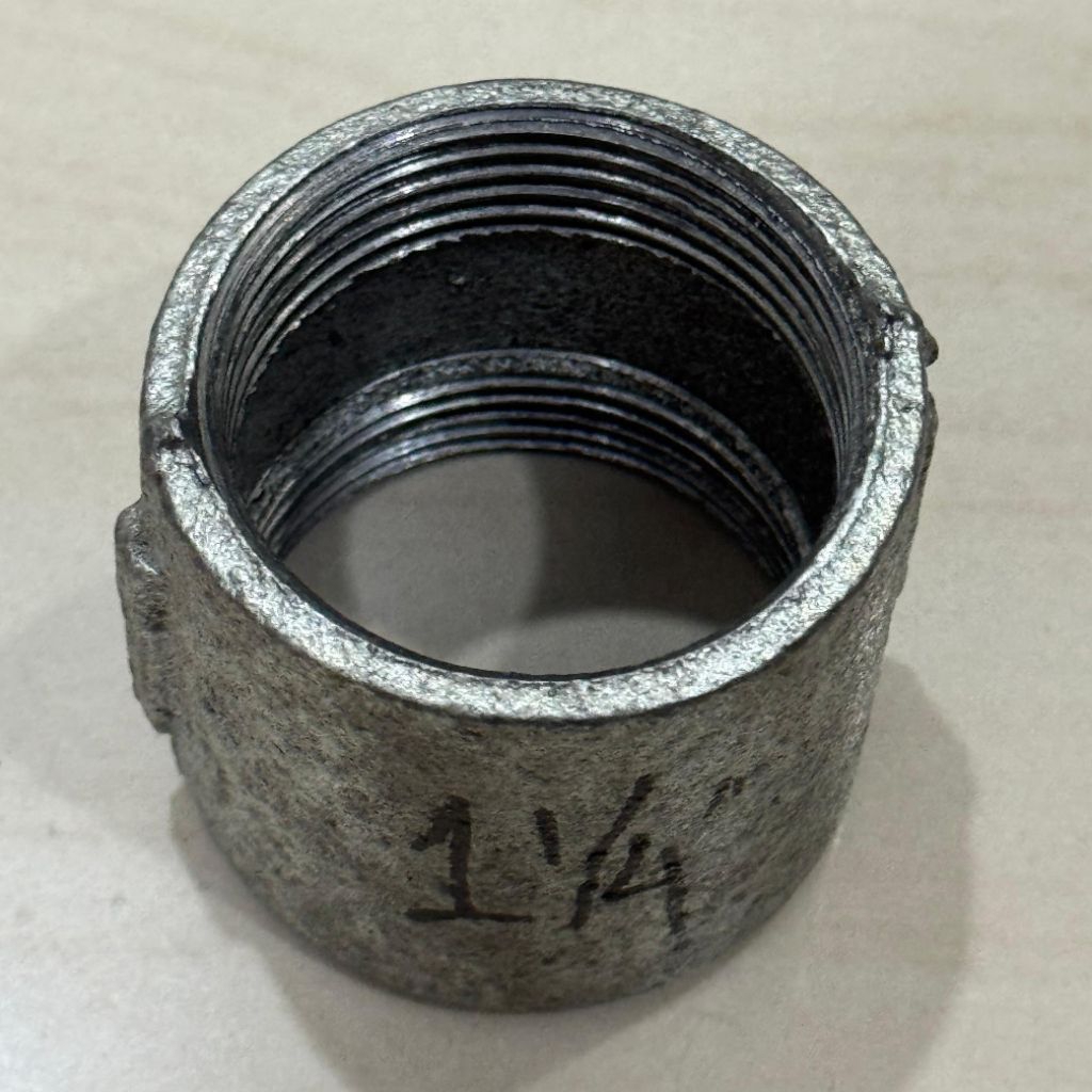 soket besi galvanis 1-1/4 inchi soket sambungan pipa besi drat dalam 1.25 inchi 11/4inch