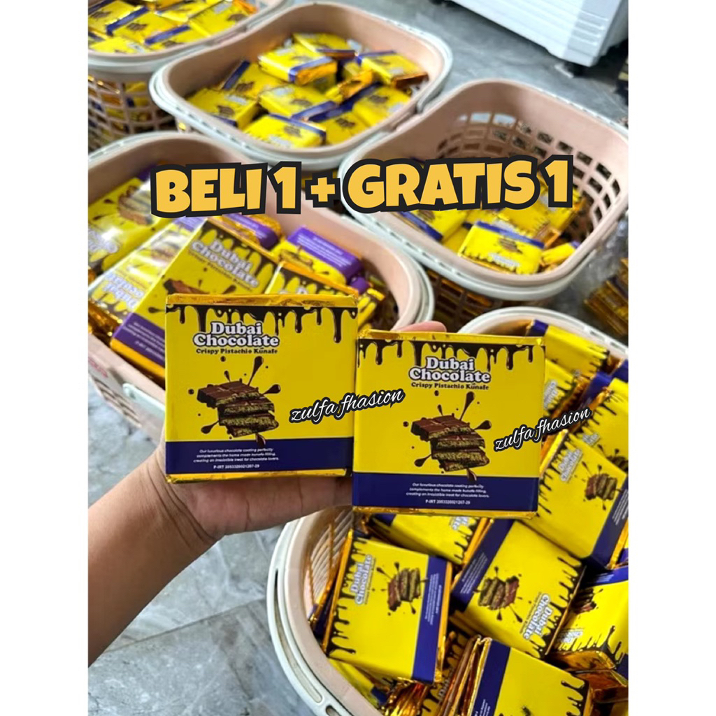 

BELI 1 + GRATIS 1 Chocolate Dubai Viral Original Crispy "PISTACHIO KUNAFE" Berat ±145 gr ,Size 16x8 cm ,Coklat Viral Lembut Meleleh Dimulut Food Cocoa Cemilan Makanan Cokelat Termurah