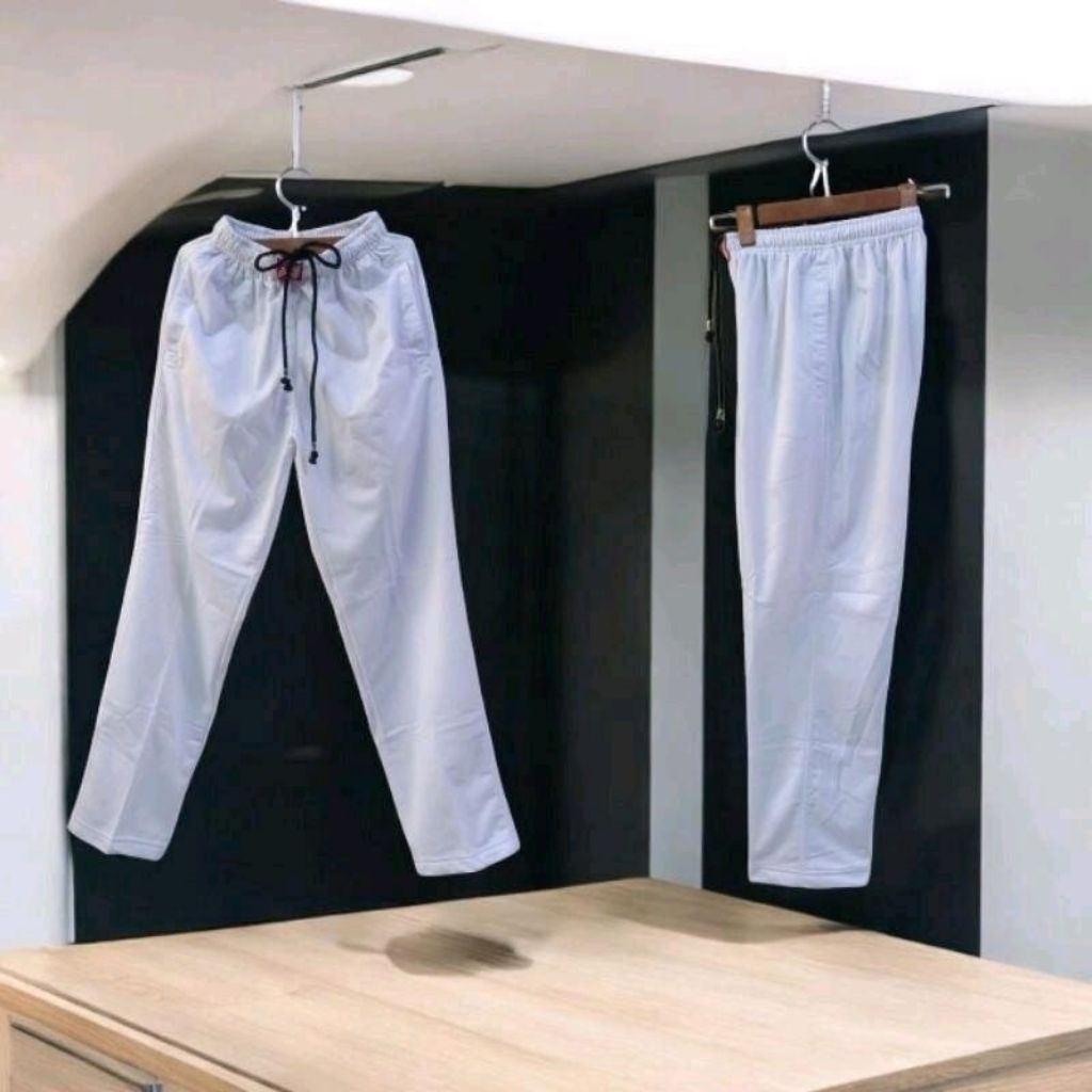 Celana Olahraga Pria & Wanita Uncle West / Bahan Diadora Taiwan / Warna Putih