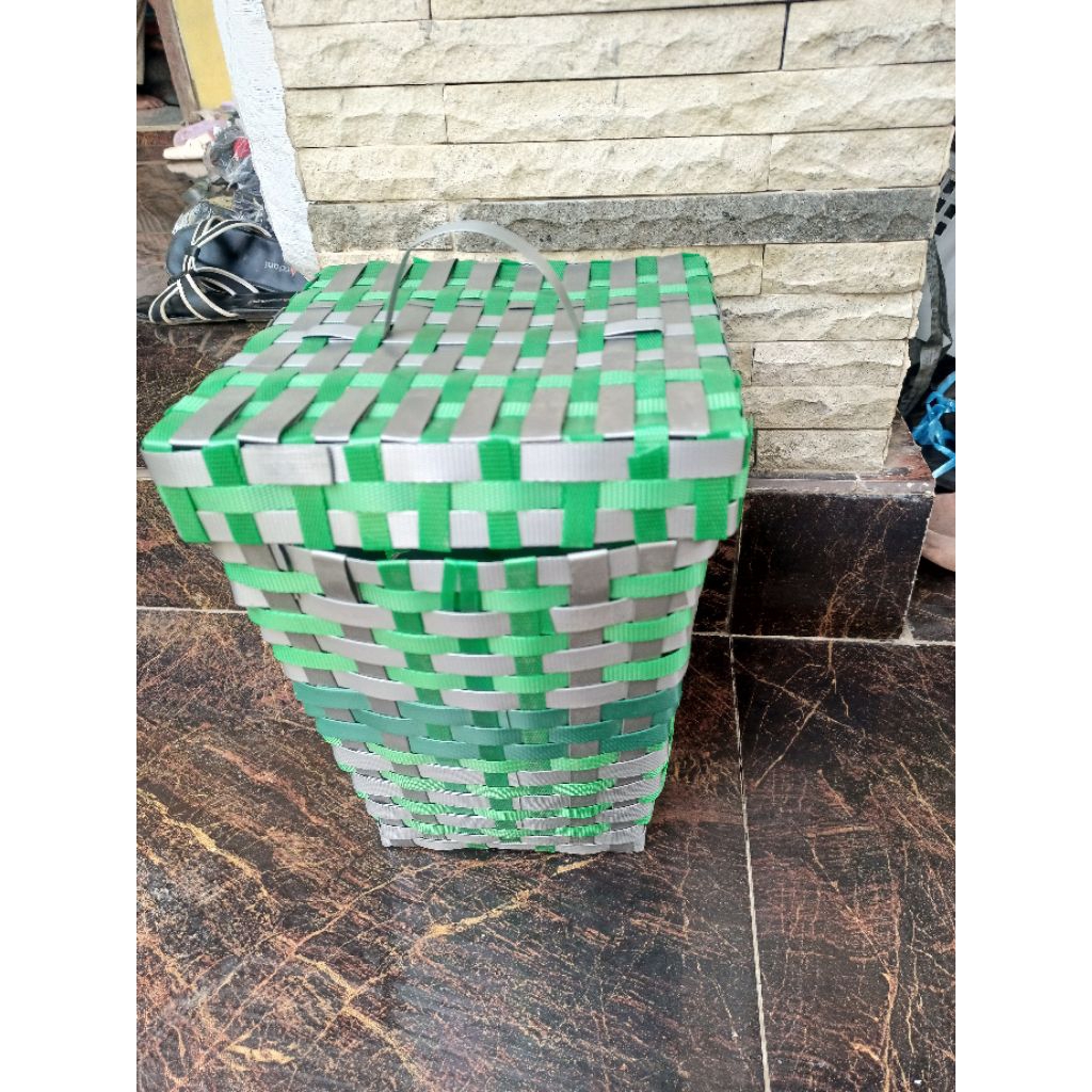 TEMPAT SAMPAH TERAS. TEMPAT SAMPAH MINIMALIS. TEMPAT SAMPAH DAPUR. TEMPAT SAMPAH ANYAMAN.