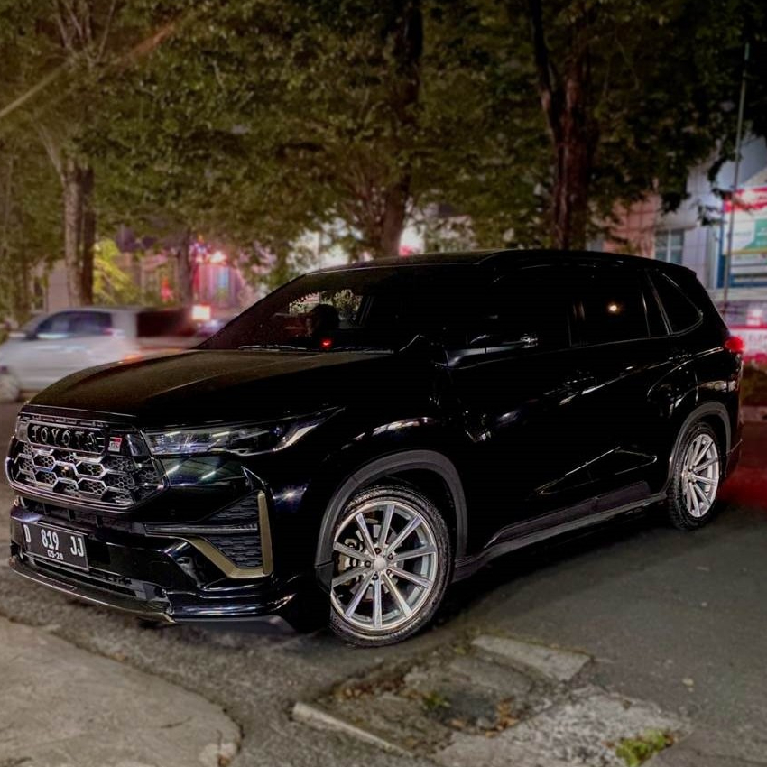 Toyota SUV Hitam menggunakan velg hsr hustler ring 18 GRATIS KIRIM