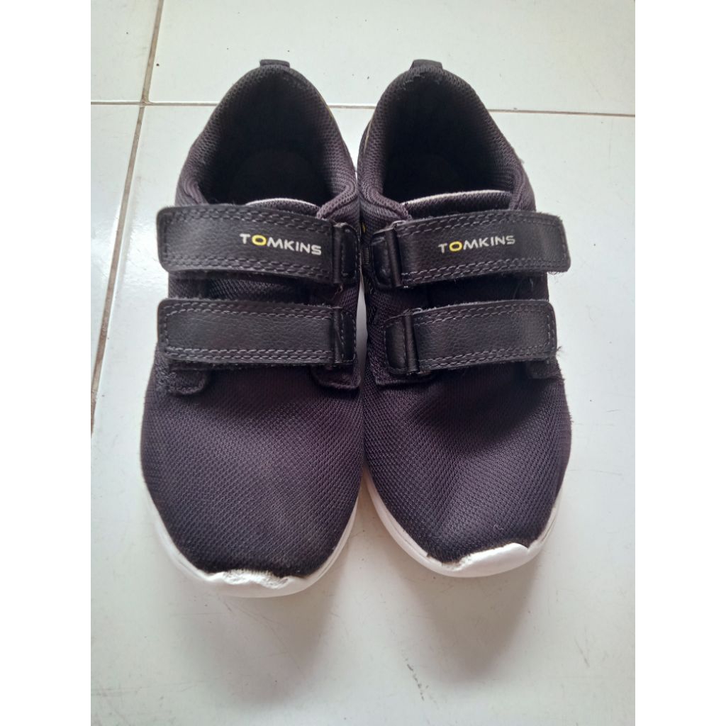sepatu anak Tomkins