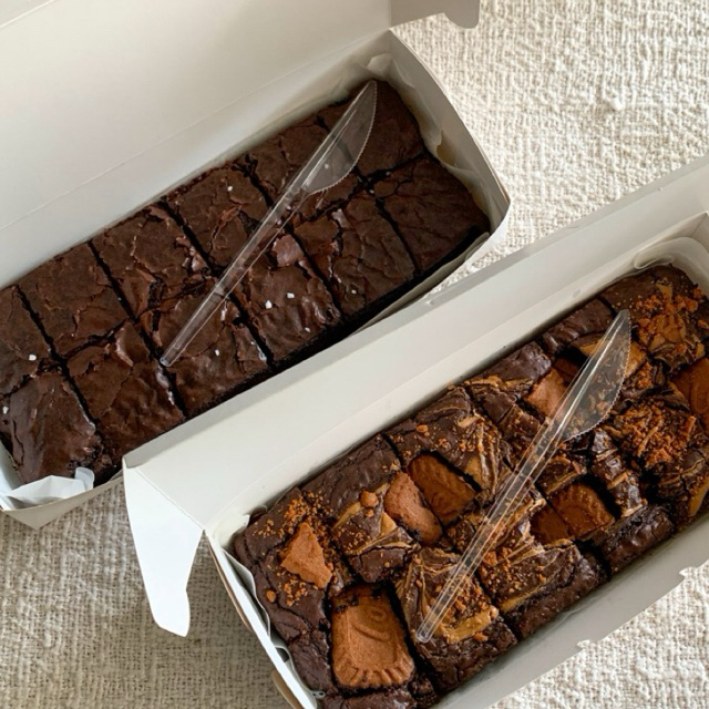 

FUDGY BROWNIES | Cheesecake Biscoff Smores Brownie Uk 20x12